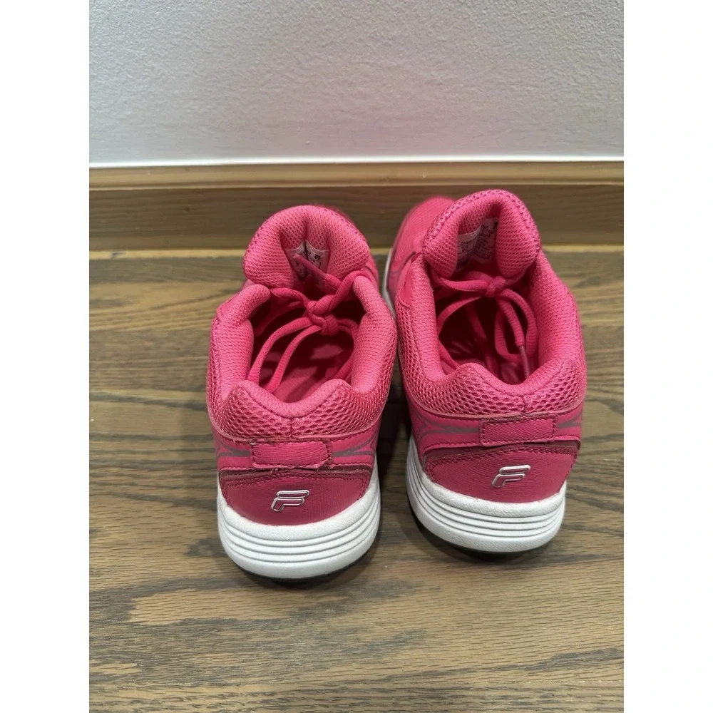 Fila Sport Soar 2  Women's size 8.5 Hot Pink ‎ Silver RUNNING WALKING Tennis